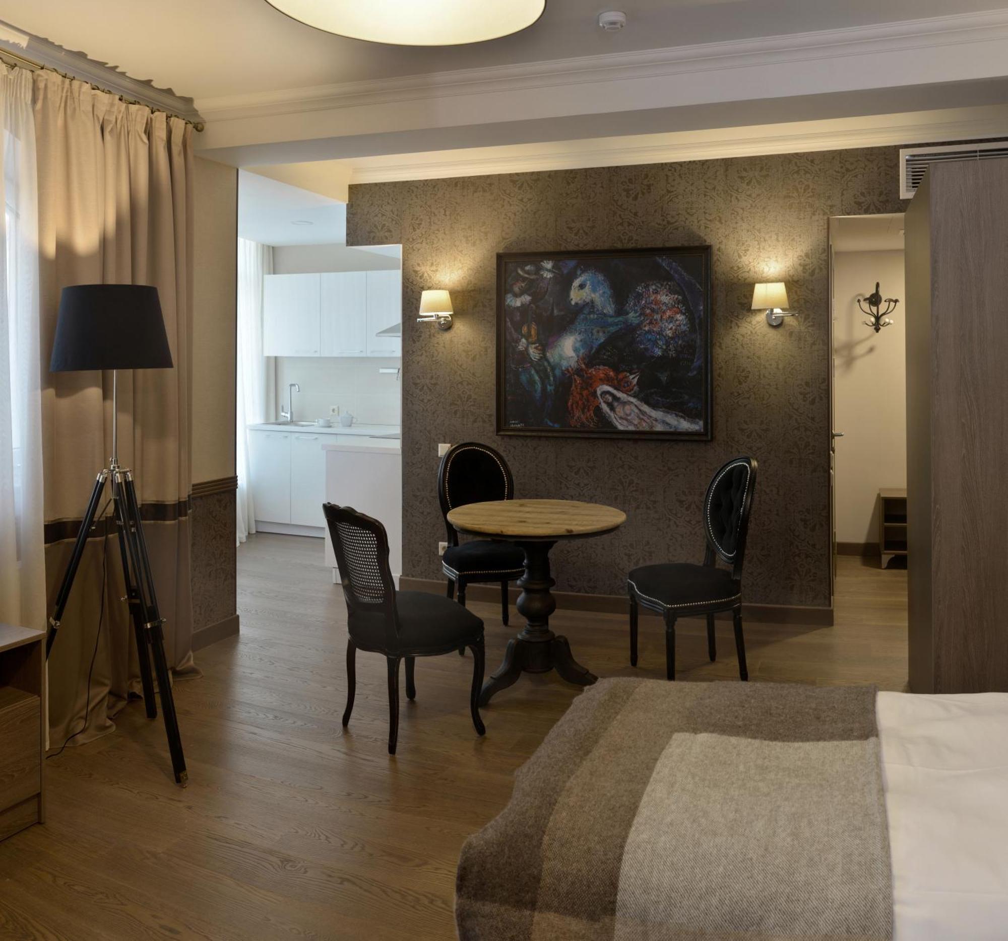 Zentrum Hotel Кишинёв Экстерьер фото